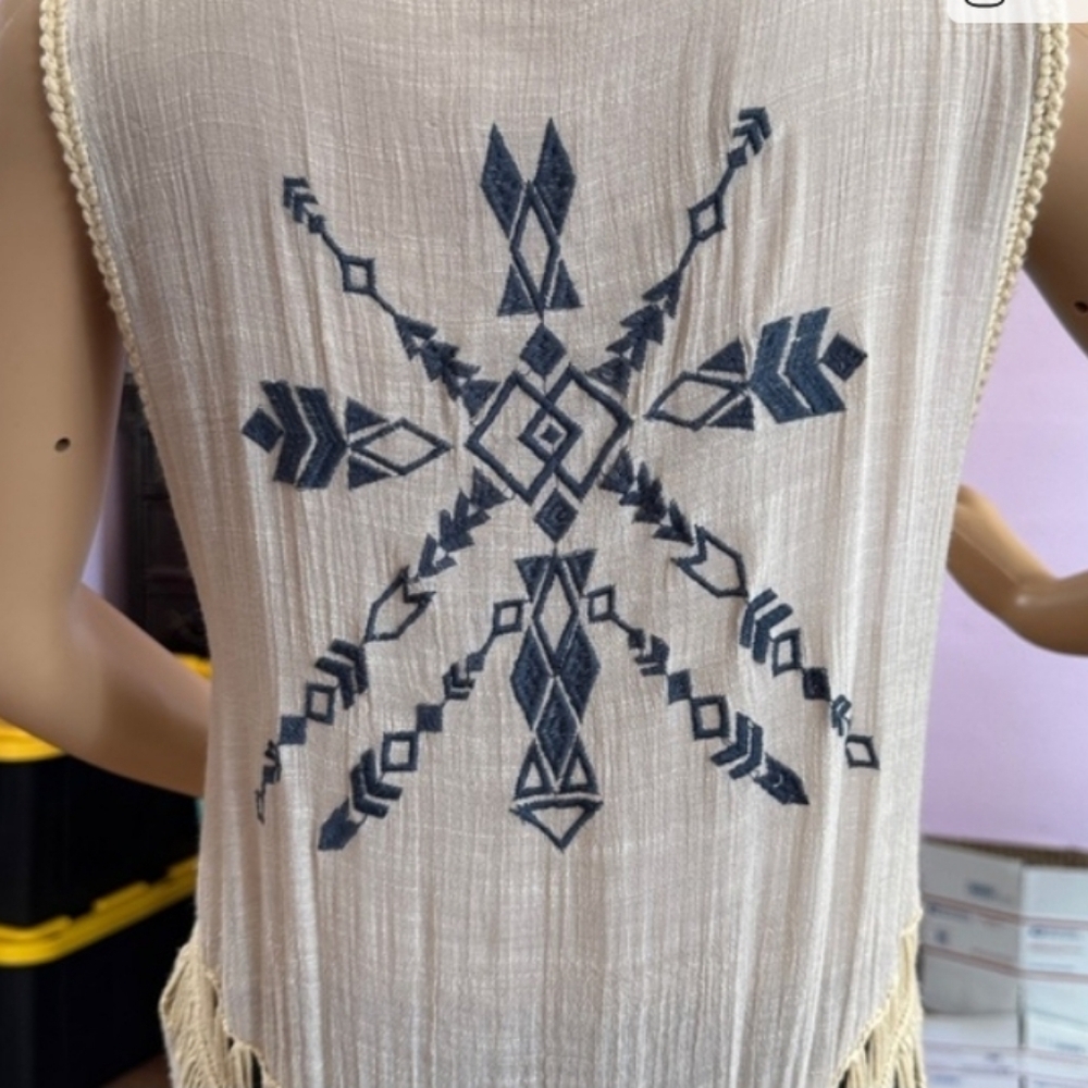 Umgee Beige Fringe Knit Vest Boho Size  Large - Picture 4 of 6